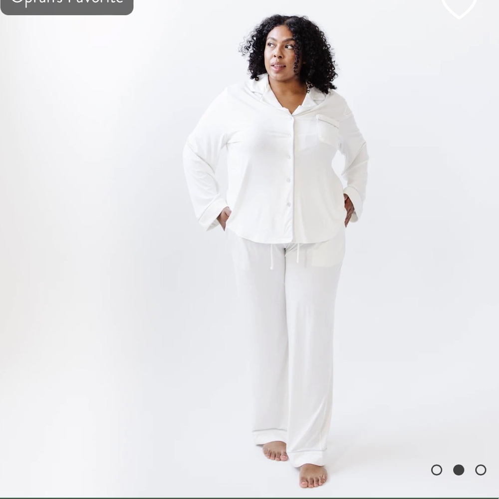 NWT Women's Long Sleeve Bamboo Pajamas in Stretch-Knit - ivory